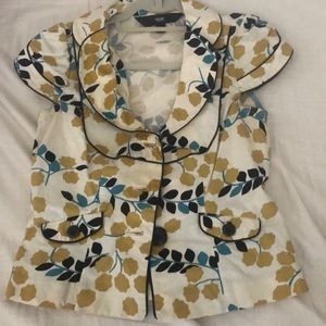 Button front scoop neck flower blouse